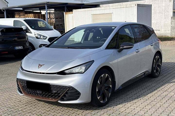 Sølv Cupra Born fra 2023