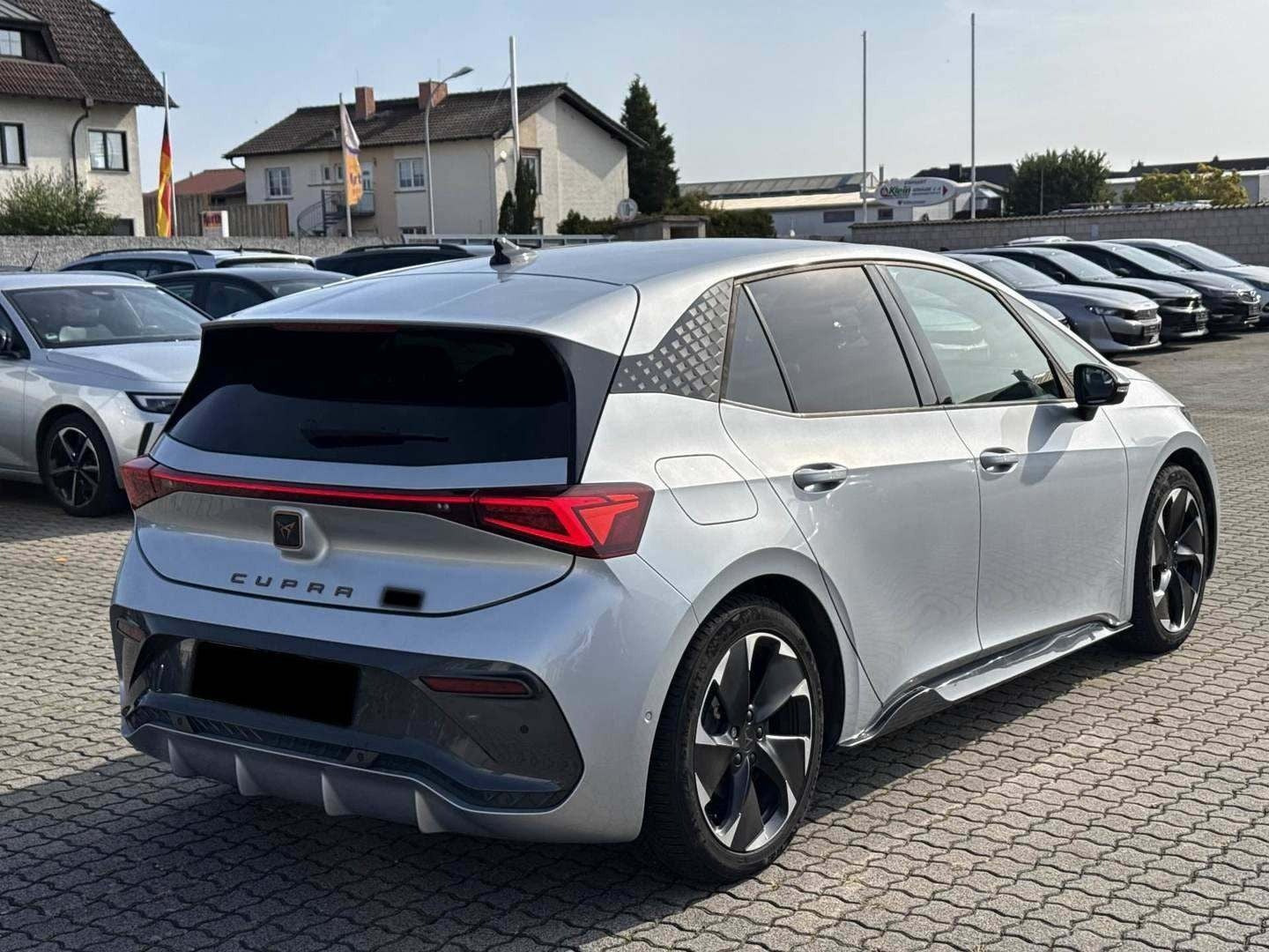 Sølv Cupra Born fra 2023
