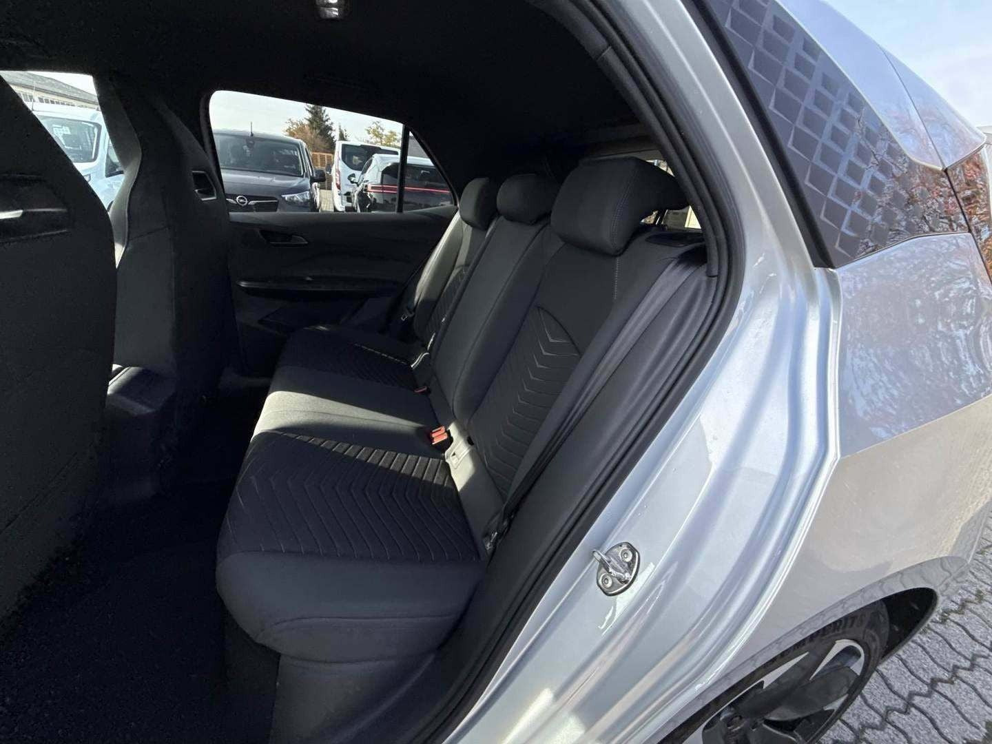 Sølv Cupra Born fra 2023