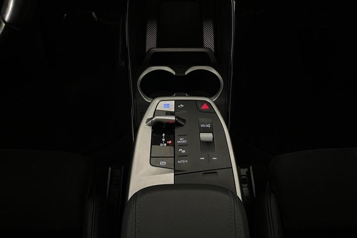 Blå BMW iX1 fra 2023