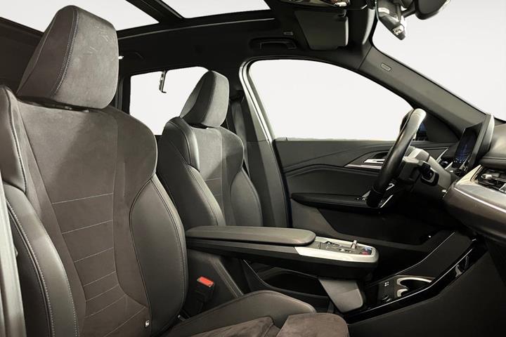Blå BMW iX1 fra 2023