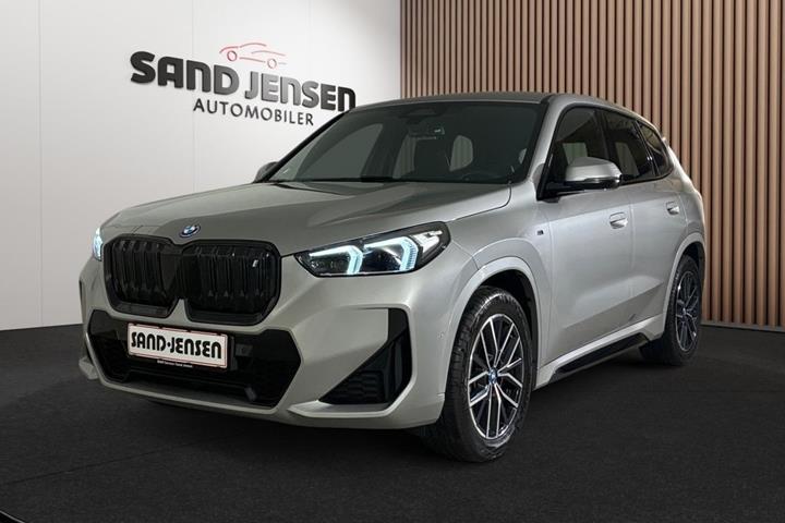 Grå BMW iX1 fra 2024