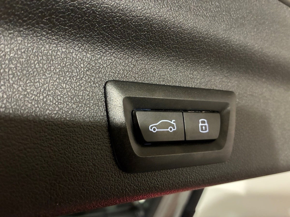 Grå BMW iX1 fra 2024