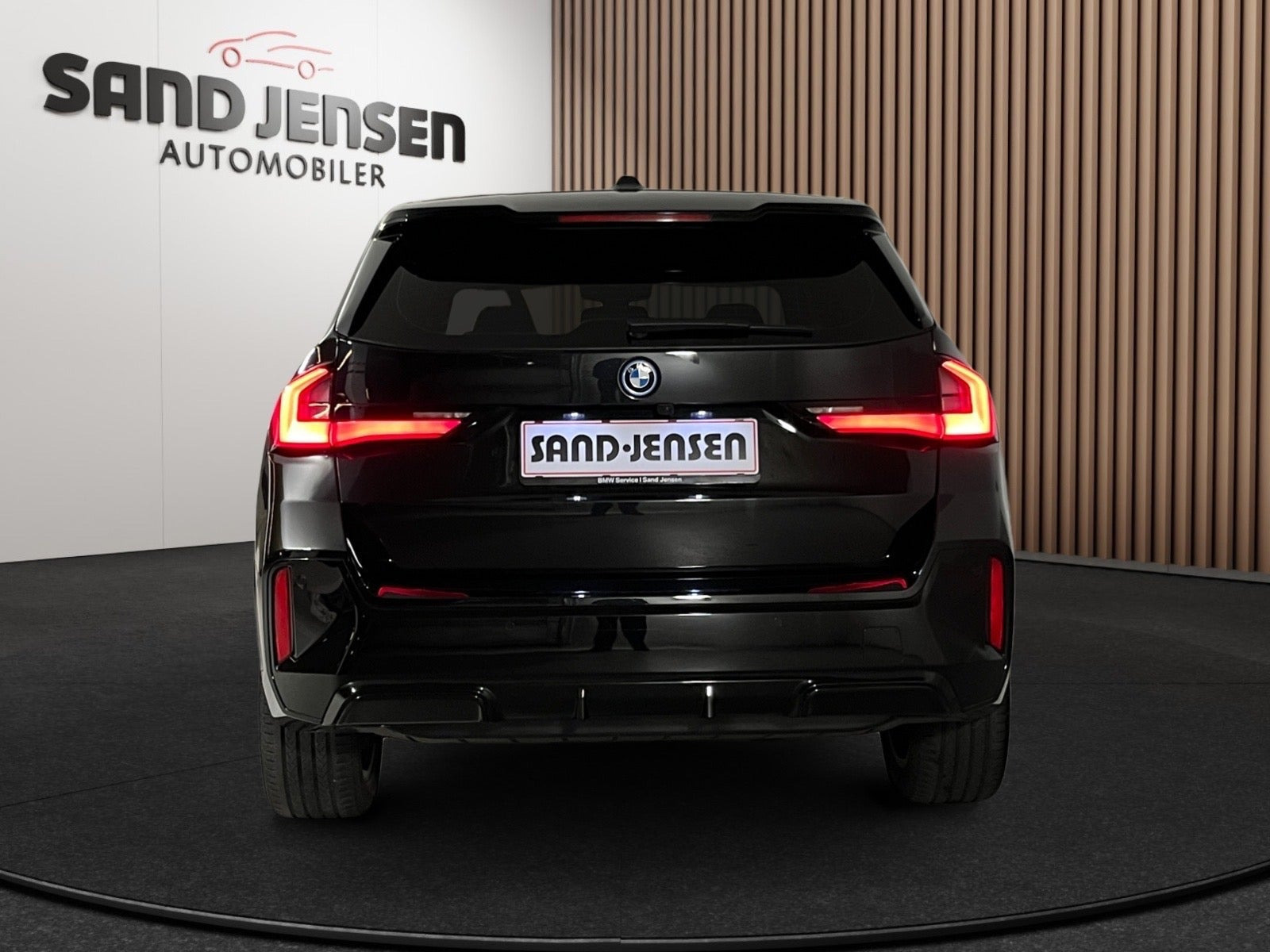 Sort BMW iX1 fra 2023