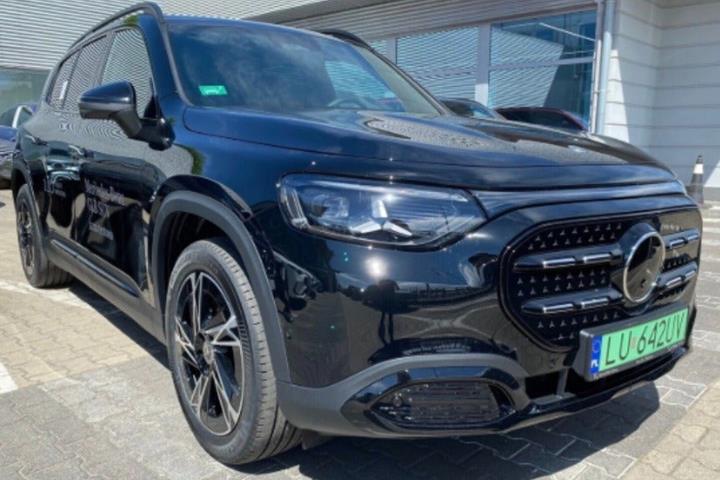 Sort Mercedes GLB250+ fra 2026