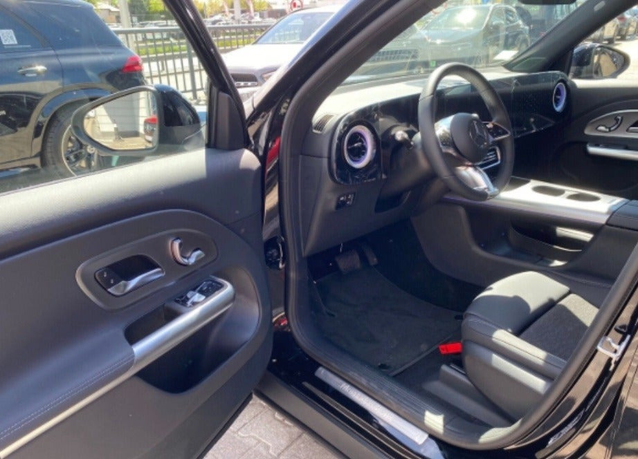 Sort Mercedes GLB250+ fra 2026