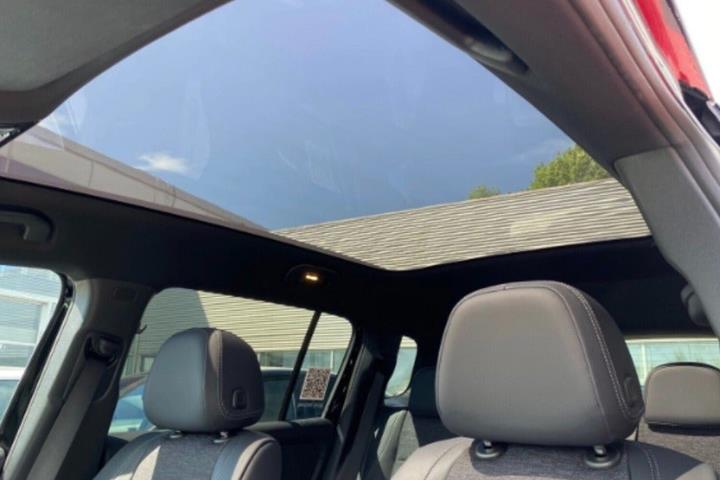 Sort Mercedes GLB250+ fra 2026