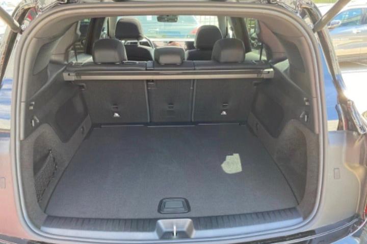 Sort Mercedes GLB250+ fra 2026
