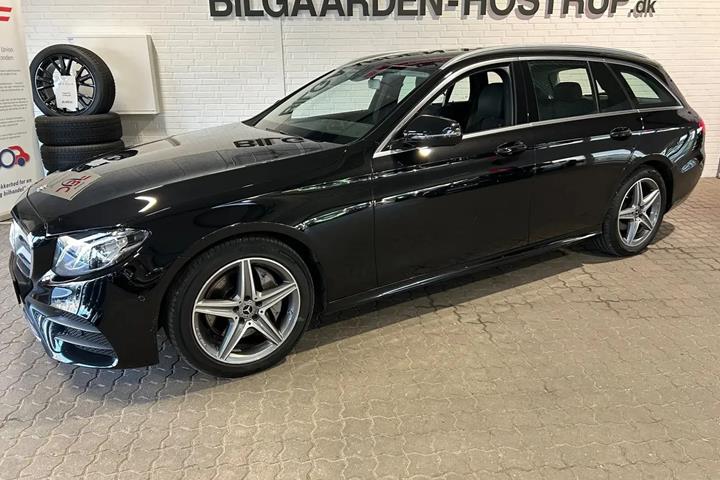 Sort Mercedes E220 d fra 2020