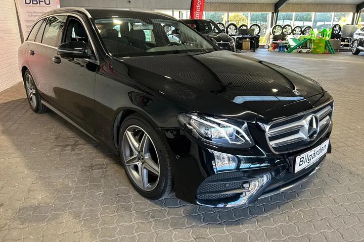 Sort Mercedes E220 d fra 2020