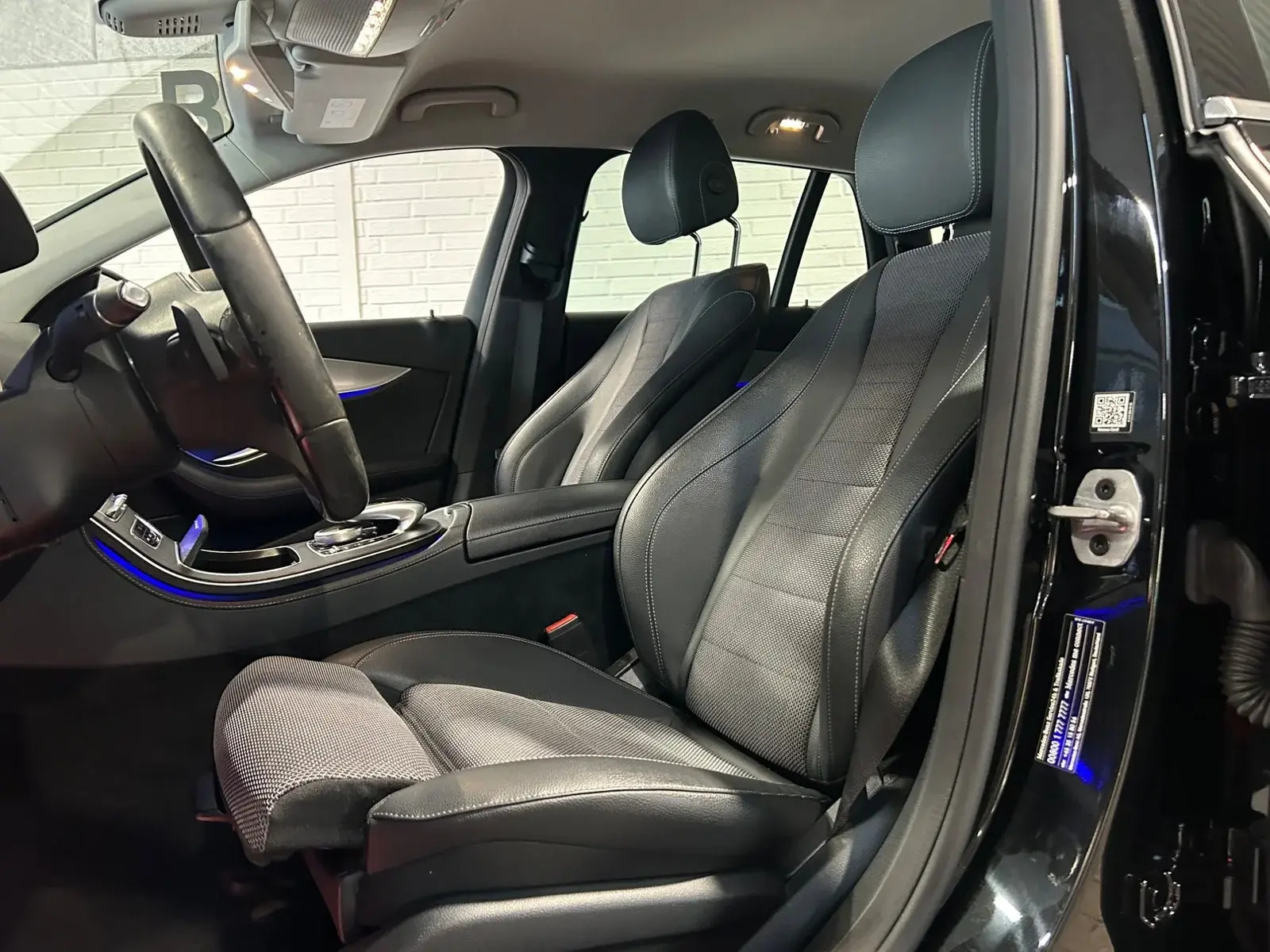 Sort Mercedes E220 d fra 2020