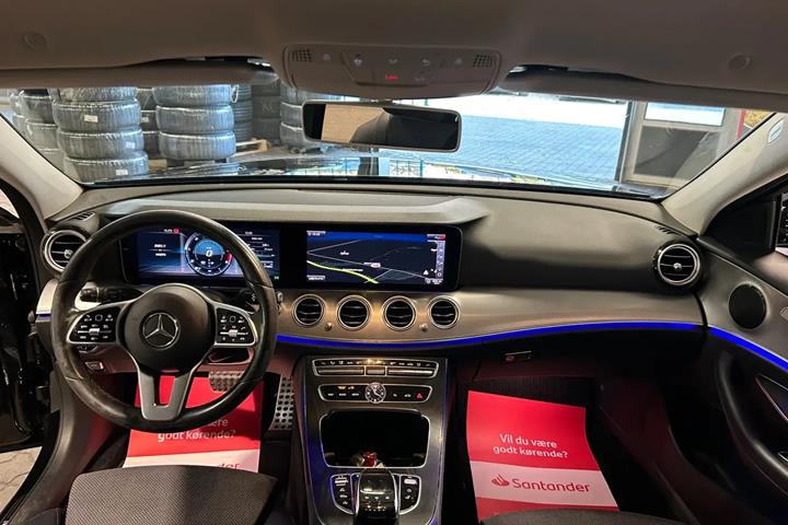 Sort Mercedes E220 d fra 2020