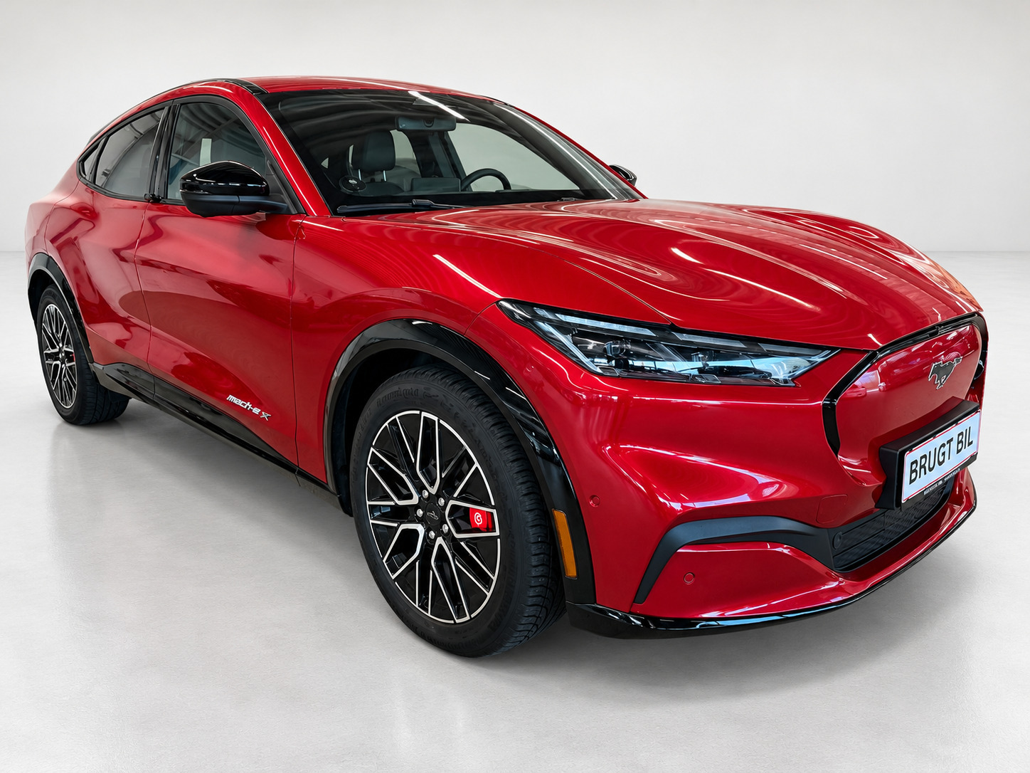 Rød Ford Mustang Mach-E fra 2024
