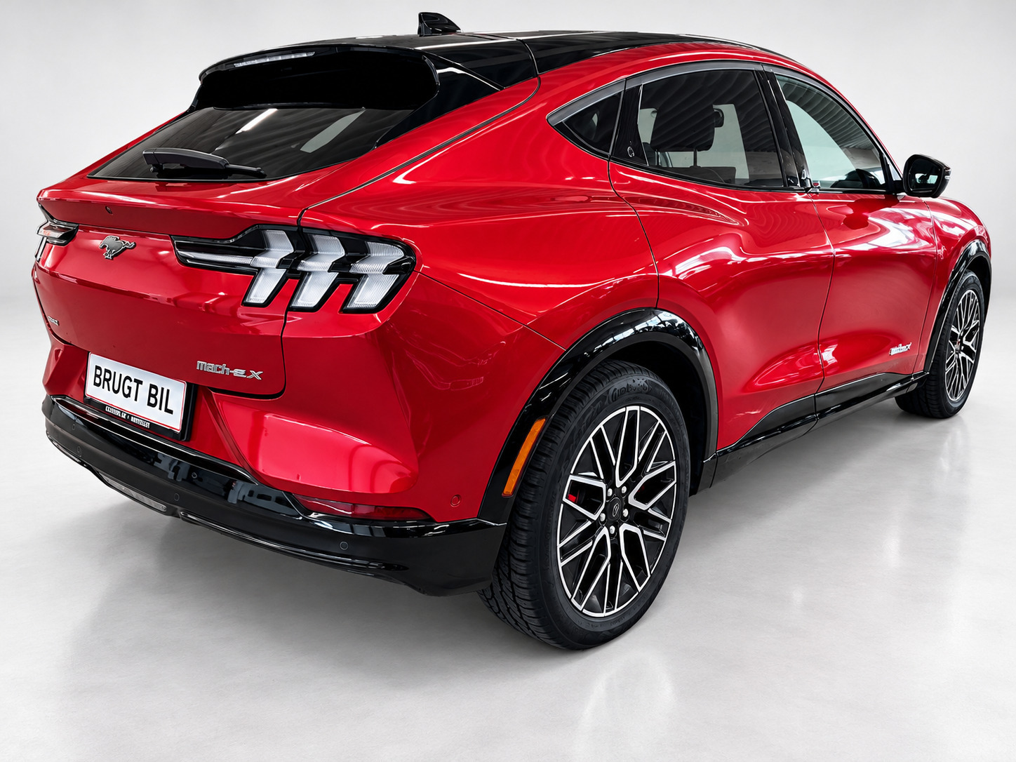 Rød Ford Mustang Mach-E fra 2024