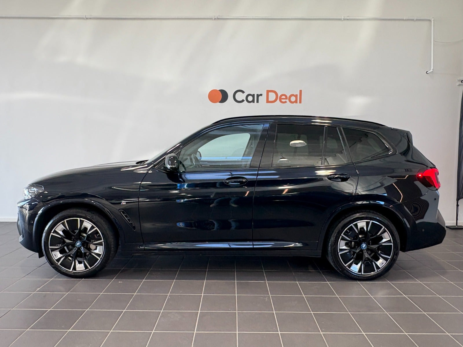 Sort BMW iX3 fra 2023