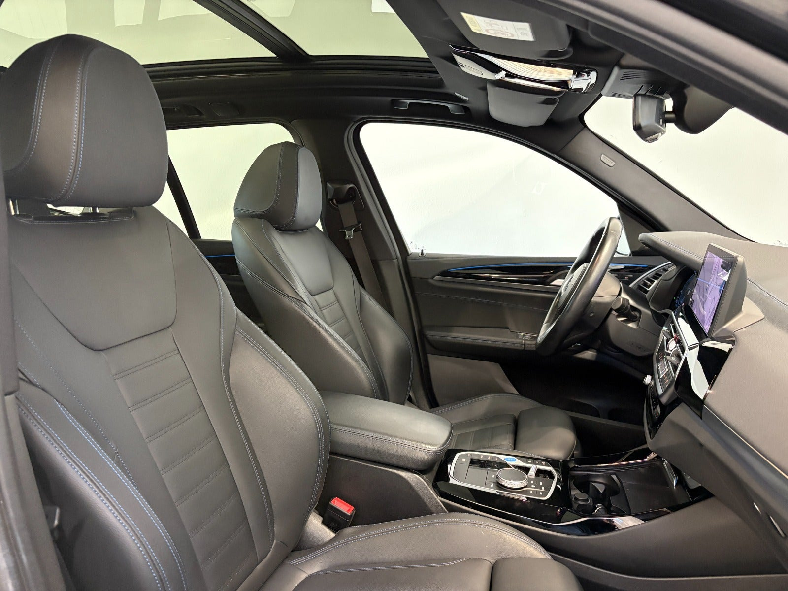 Sort BMW iX3 fra 2023