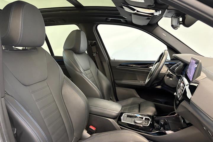 Sort BMW iX3 fra 2023