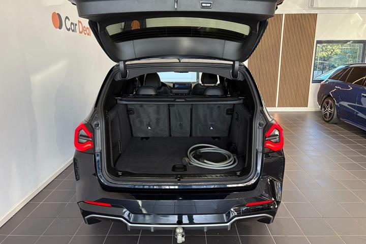Sort BMW iX3 fra 2023