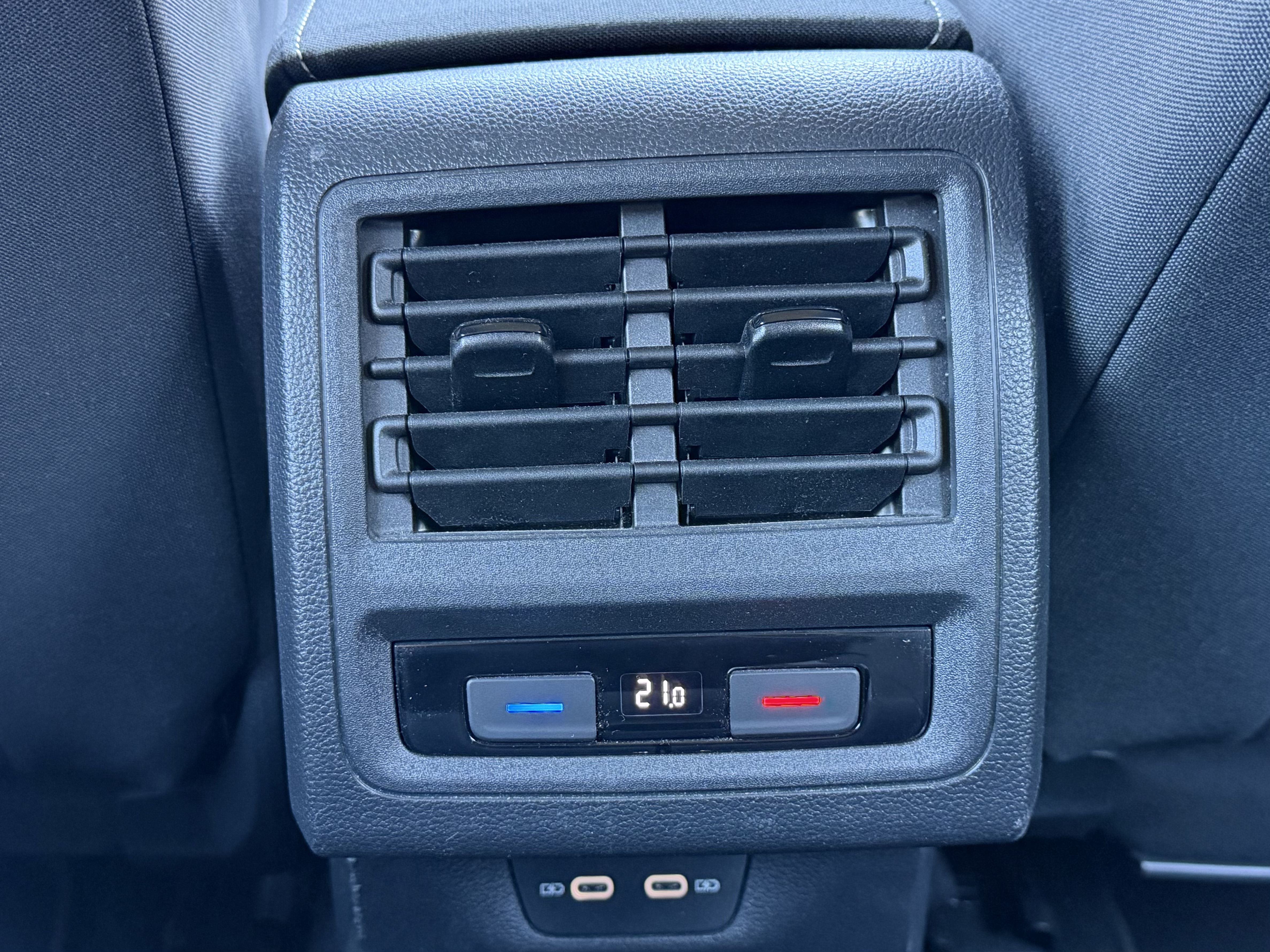 Grå VW Golf fra 2020