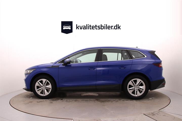 Blå Skoda Enyaq fra 2023