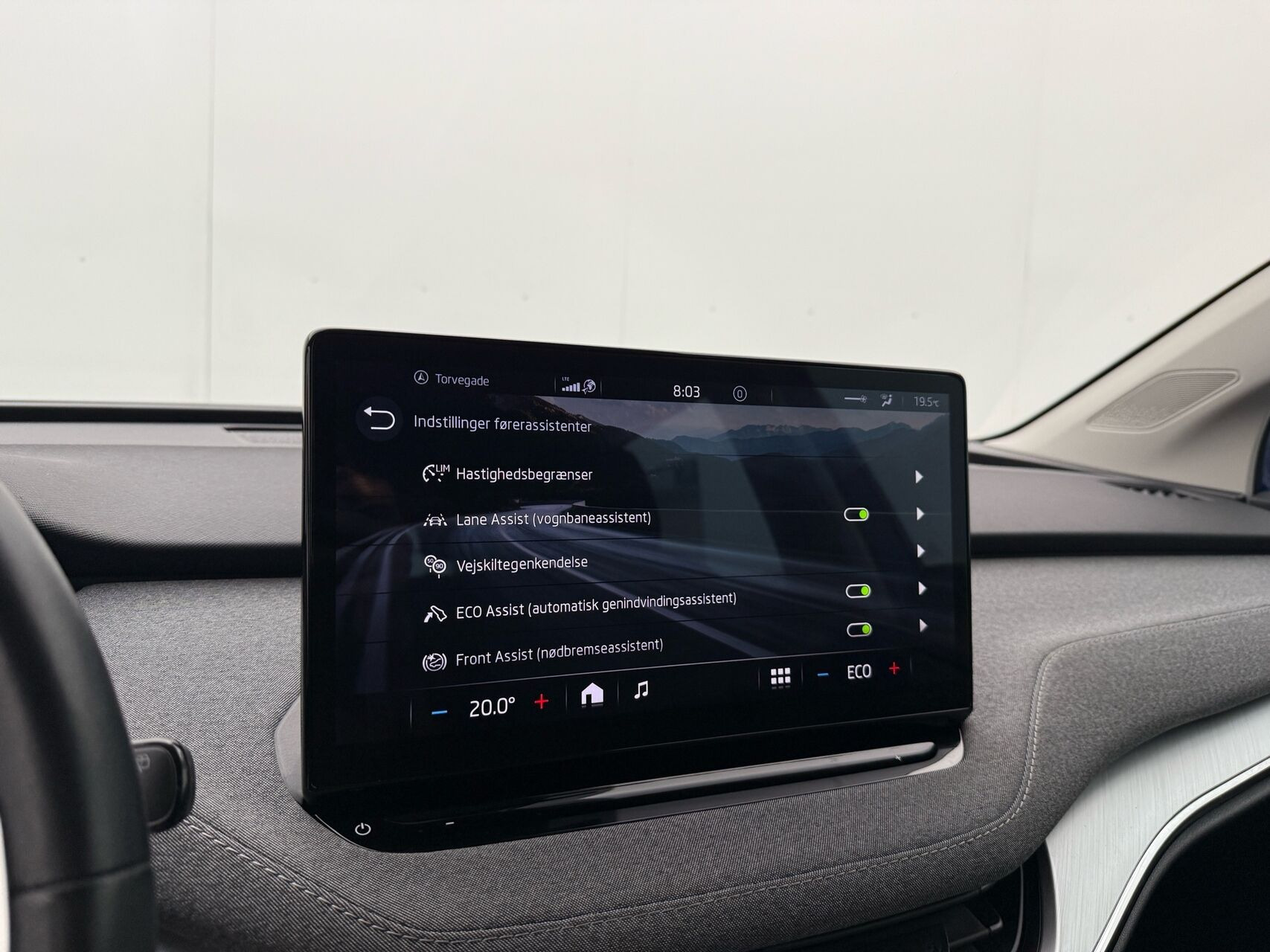 Blå Skoda Enyaq fra 2023