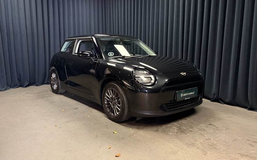 Mini Cooper E EL Essential Trim Option Level XS 184HK 3d Aut.