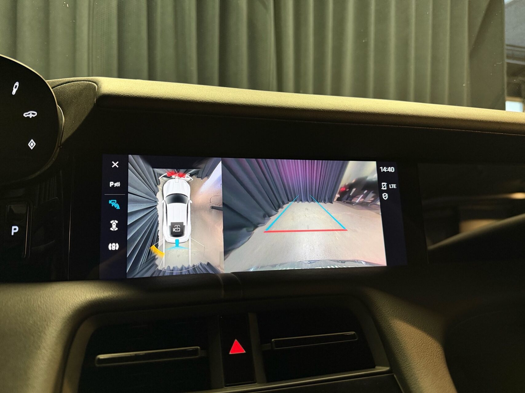 Grå Porsche Taycan fra 2023