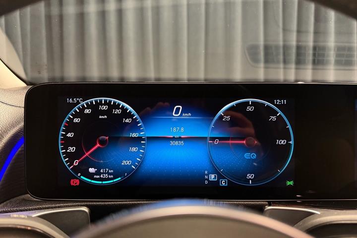 Sort Mercedes EQB250+ fra 2023