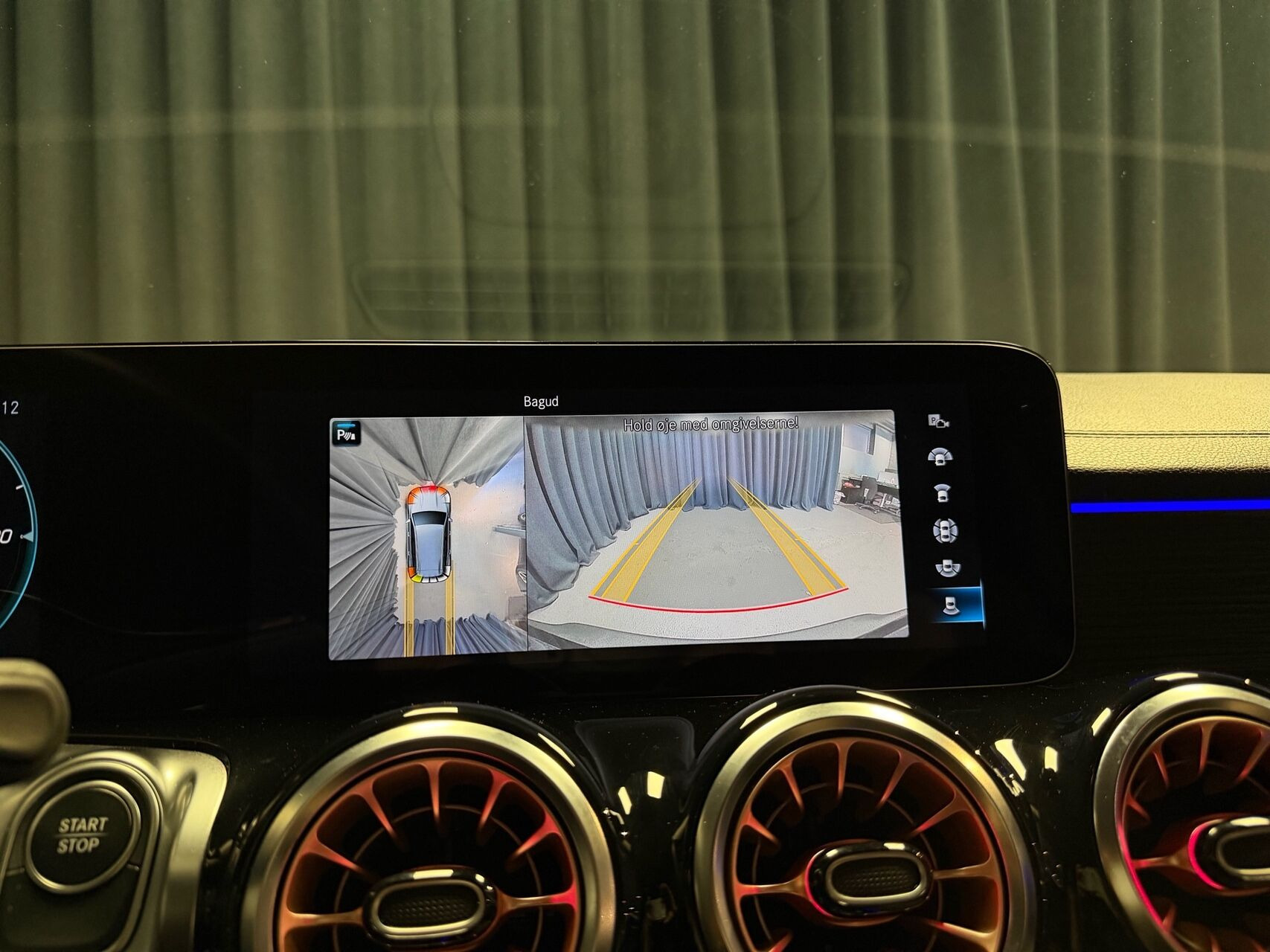Sort Mercedes EQB250+ fra 2023