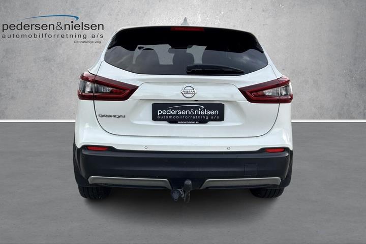 Hvid Nissan Qashqai fra 2020