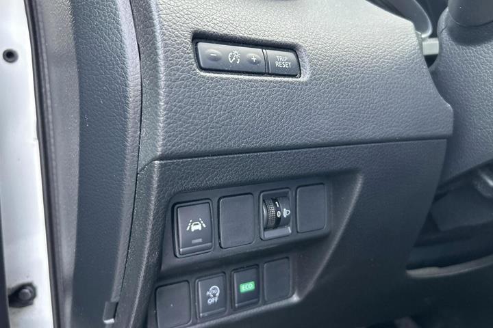 Hvid Nissan Qashqai fra 2020