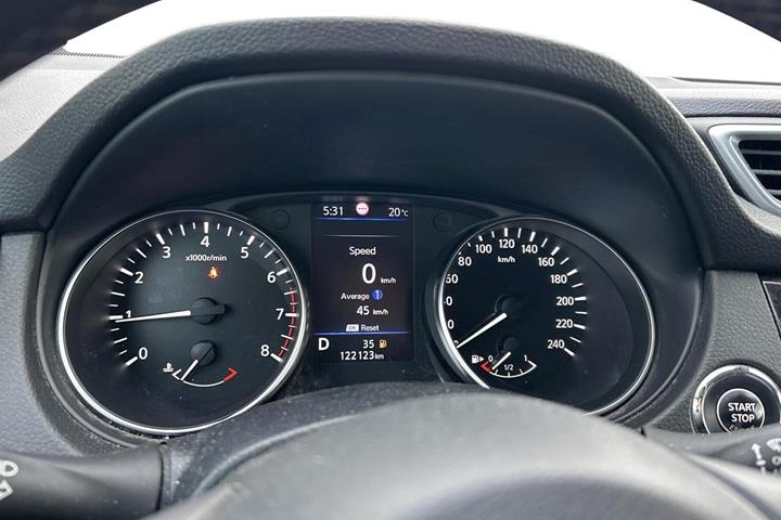 Hvid Nissan Qashqai fra 2020