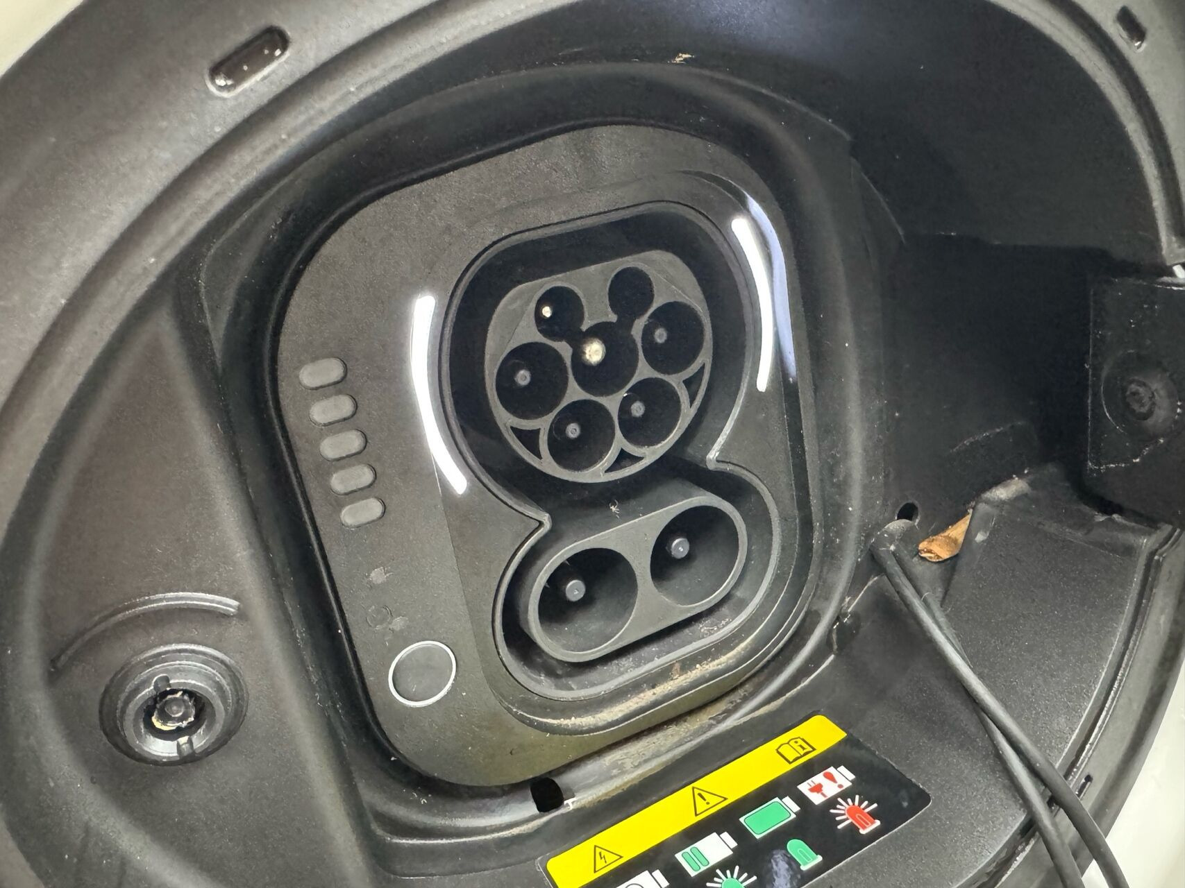 Hvid Fiat 500e fra 2023