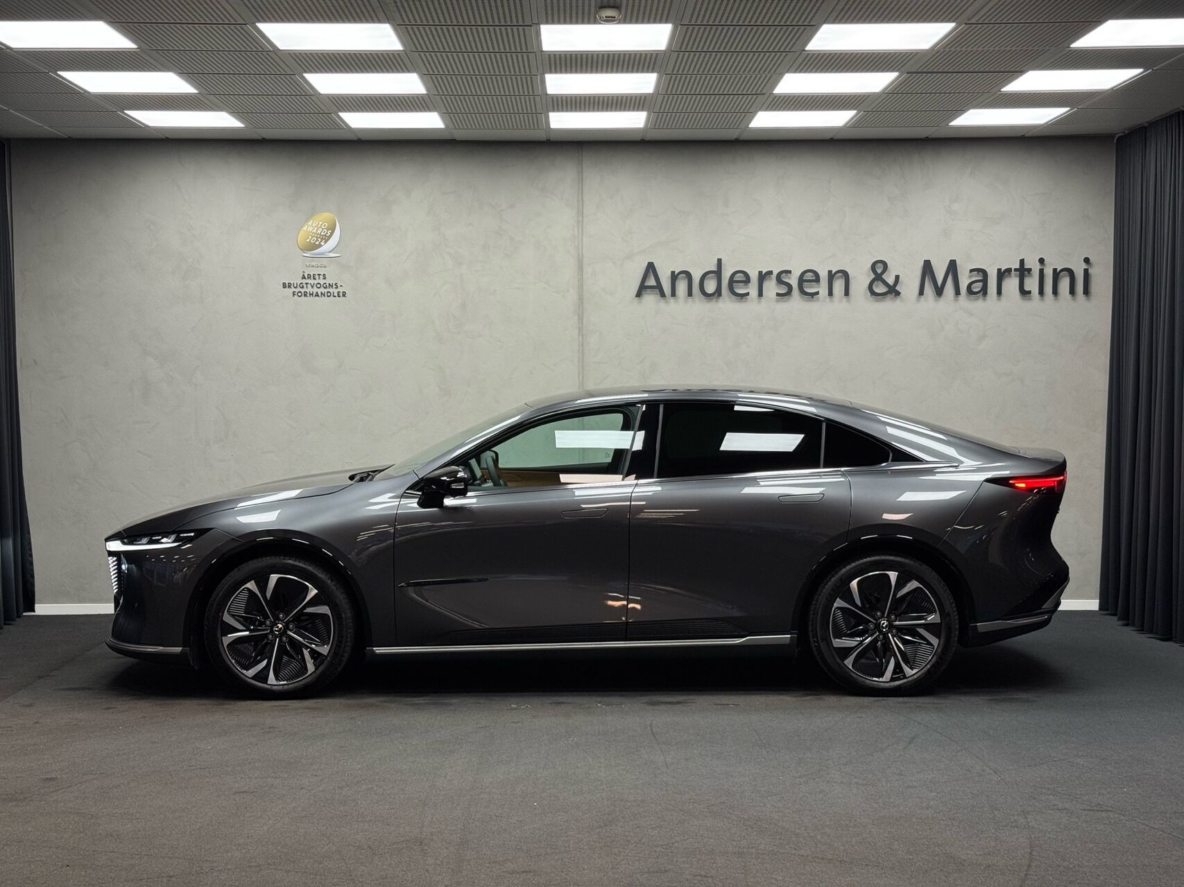 Grå Mazda 6e fra 2026