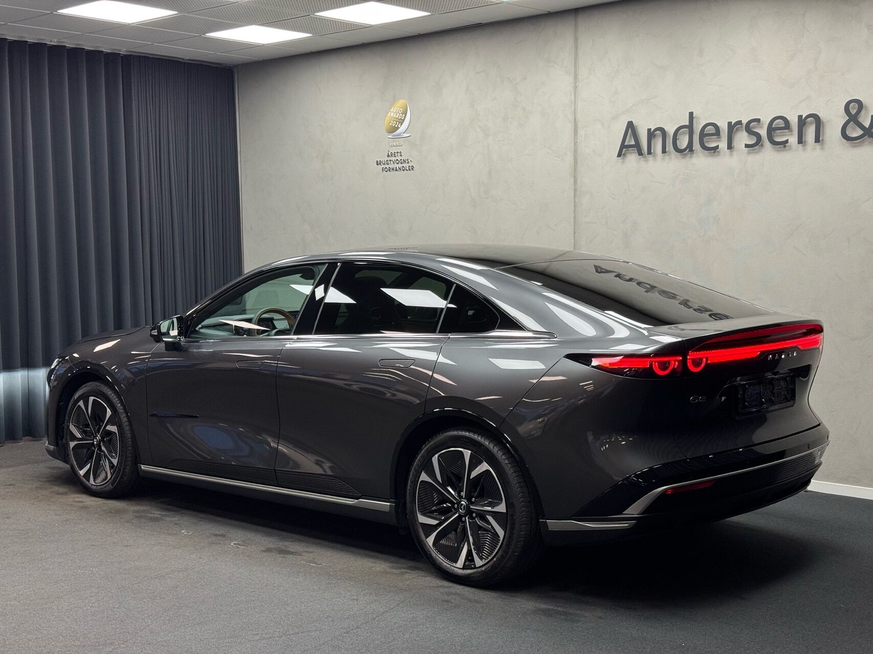 Grå Mazda 6e fra 2026