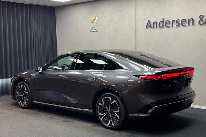 Grå Mazda 6e fra 2026