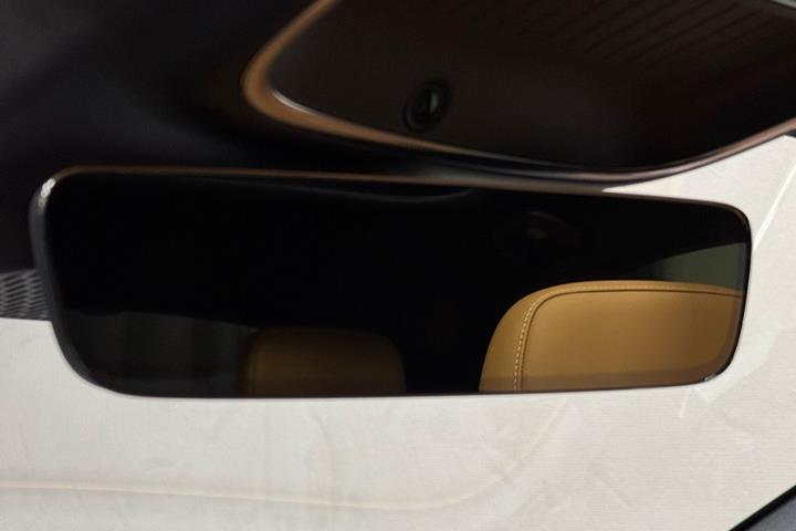 Grå Mazda 6e fra 2026
