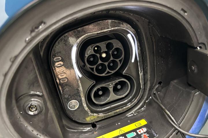 Grøn Fiat 500e fra 2023