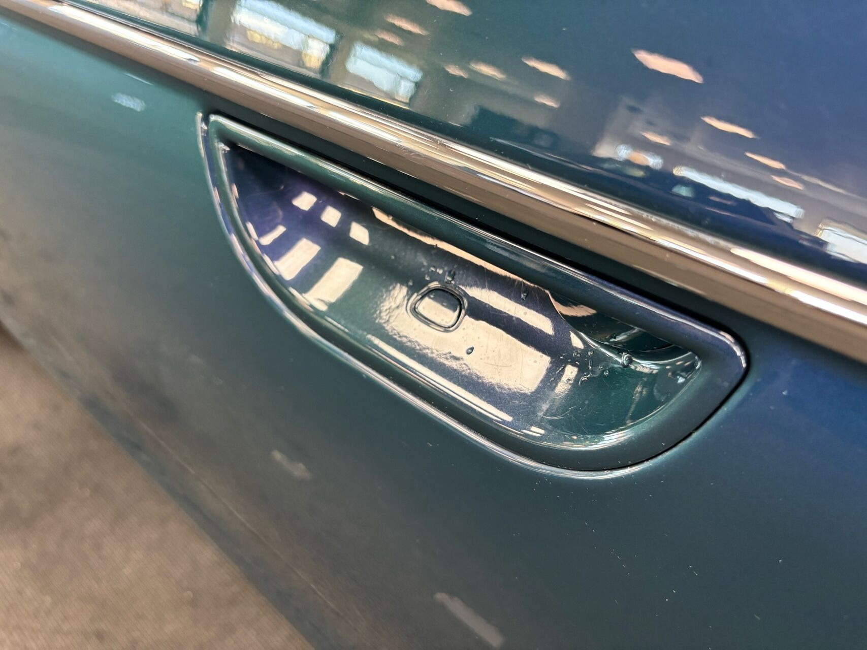 Grøn Fiat 500e fra 2023