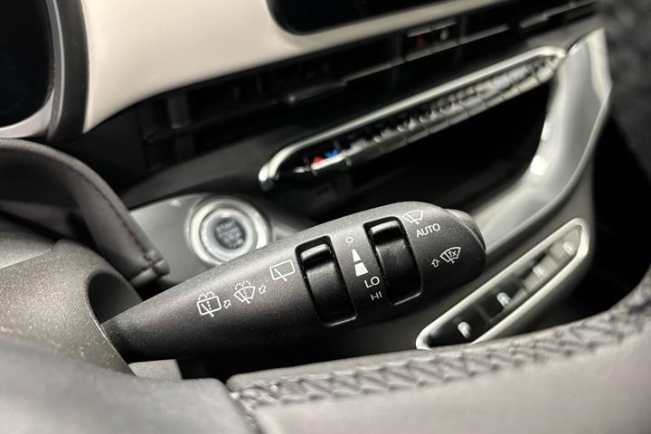 Hvid Fiat 500e fra 2023