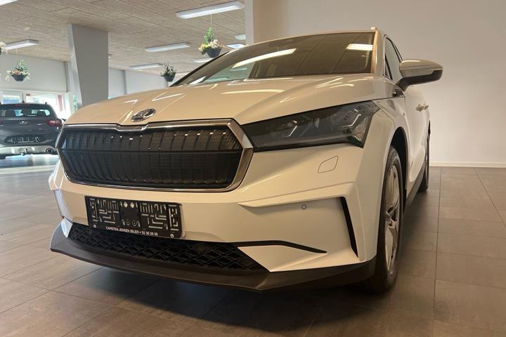Hvid Skoda Enyaq fra 2022