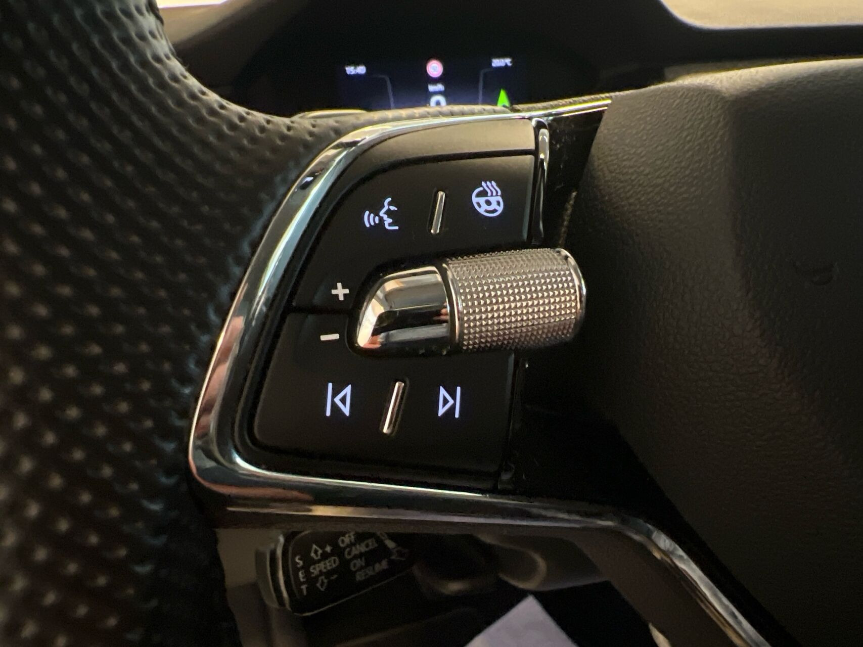 Hvid Skoda Enyaq fra 2022