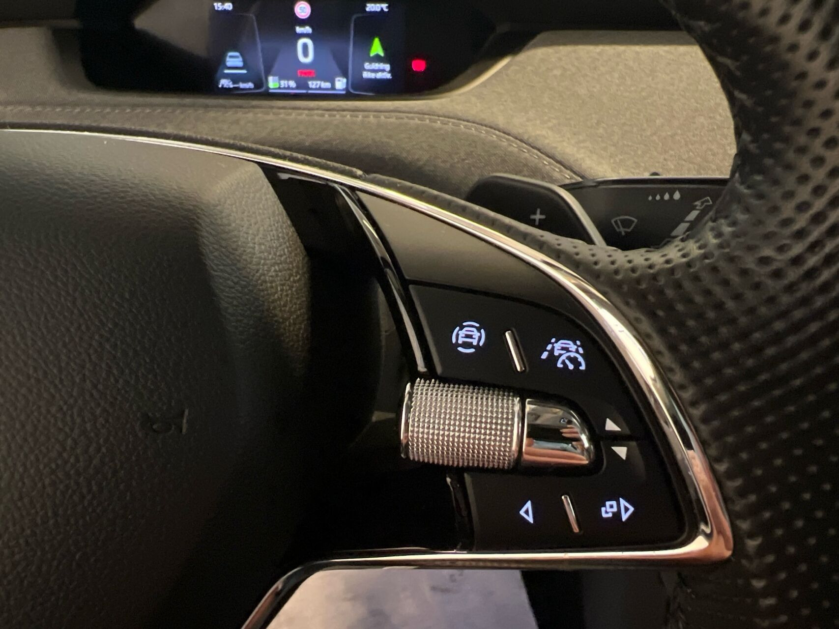 Hvid Skoda Enyaq fra 2022