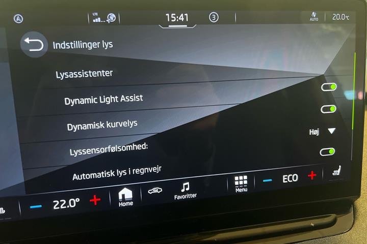 Hvid Skoda Enyaq fra 2022