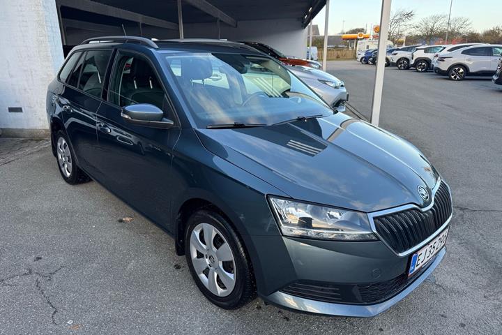 Blå Skoda Fabia fra 2020