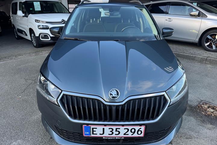 Blå Skoda Fabia fra 2020