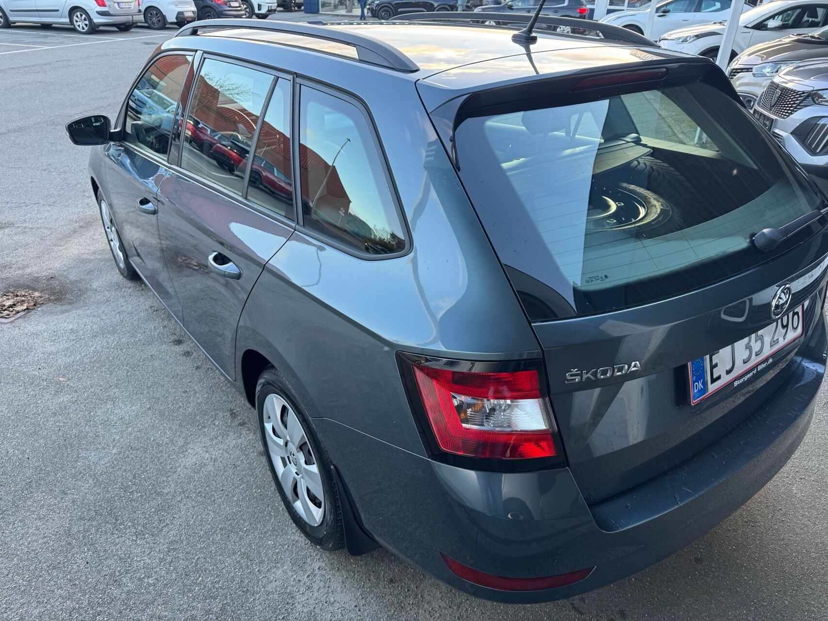 Blå Skoda Fabia fra 2020