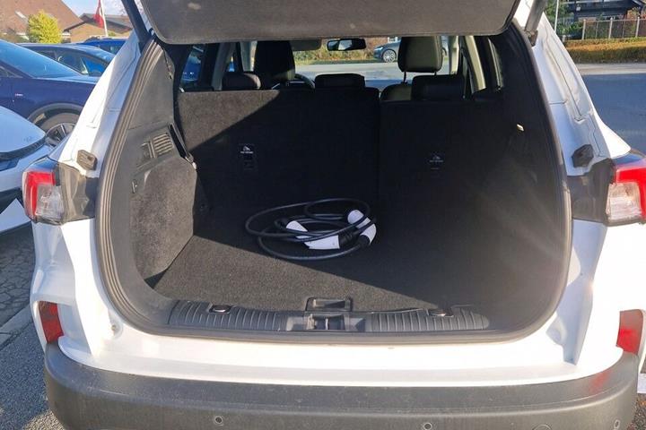 Hvid Ford Kuga fra 2020