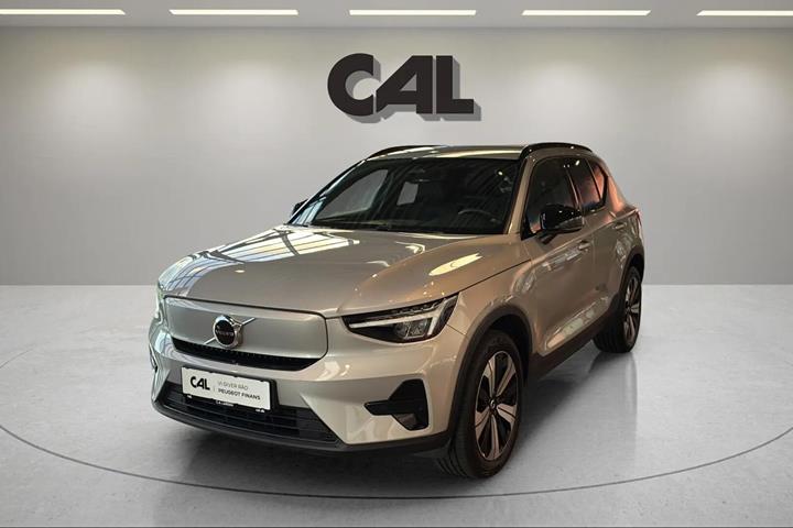Sølv Volvo XC40 fra 2022