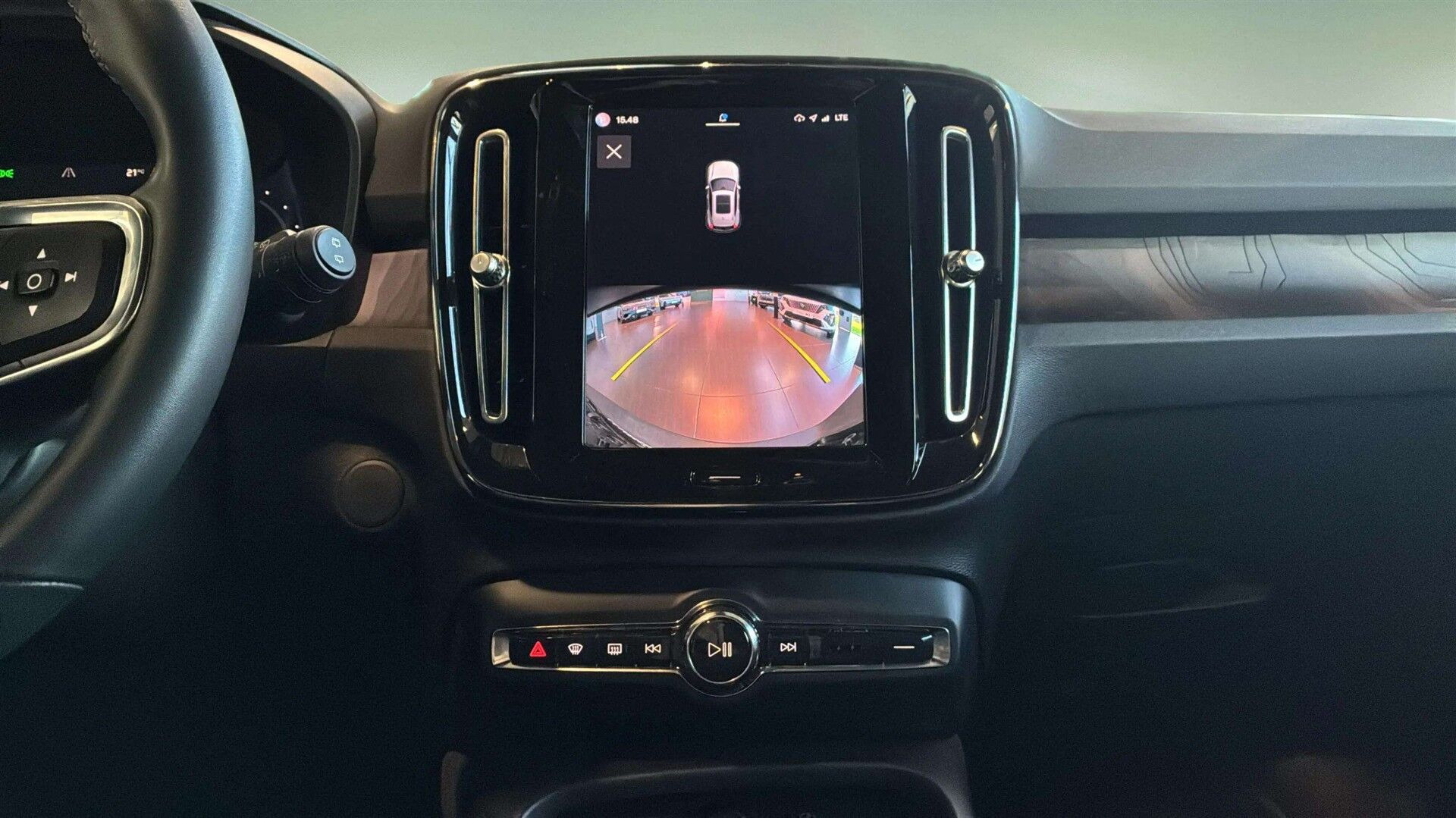 Sølv Volvo XC40 fra 2022